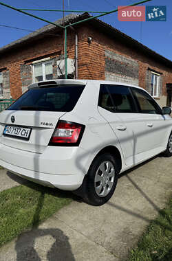 Хэтчбек Skoda Fabia 2015 в 