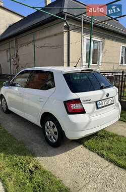 Хэтчбек Skoda Fabia 2015 в 