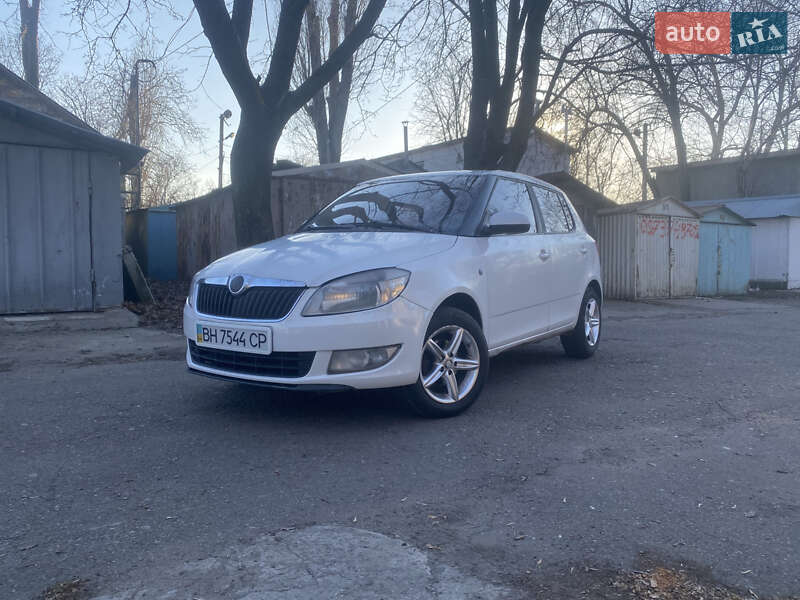 Хэтчбек Skoda Fabia 2010 в 