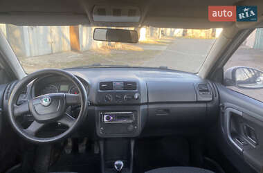 Хэтчбек Skoda Fabia 2010 в 