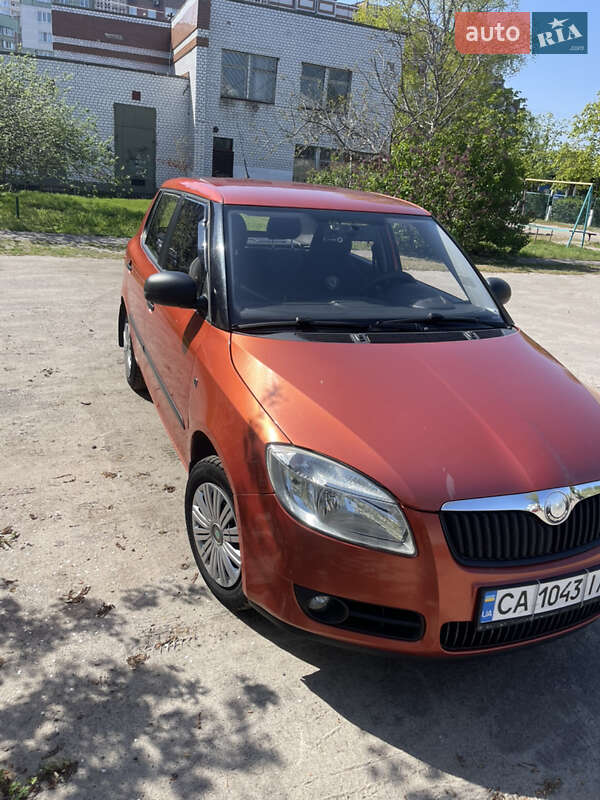 Хэтчбек Skoda Fabia 2008 в 