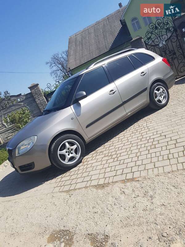 Универсал Skoda Fabia 2008 в Черновцах