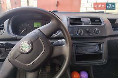 Хэтчбек Skoda Fabia 2011 в 