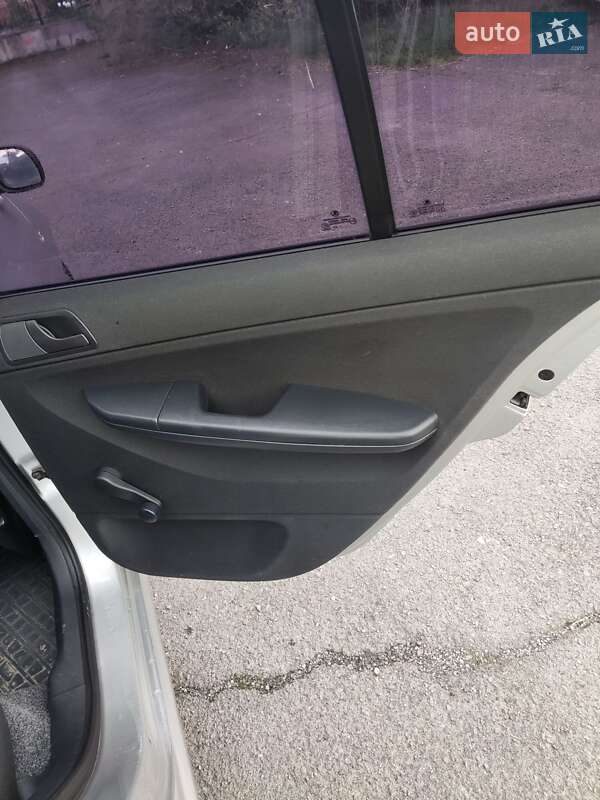 Седан Skoda Fabia 2005 в Івано-Франківську