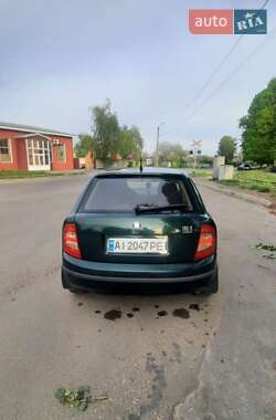 Хэтчбек Skoda Fabia 2002 в 