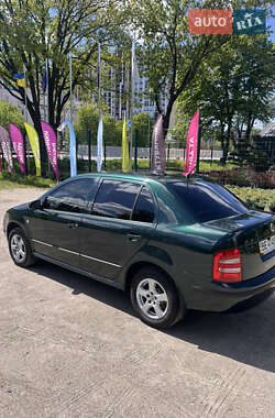 Седан Skoda Fabia 2003 в 