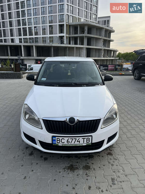 Хэтчбек Skoda Fabia 2014 в 
