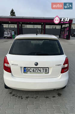 Хэтчбек Skoda Fabia 2014 в 