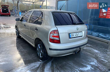 Хетчбек Skoda Fabia 2006 в 