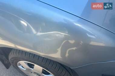 Седан Skoda Fabia 2004 в Харкові