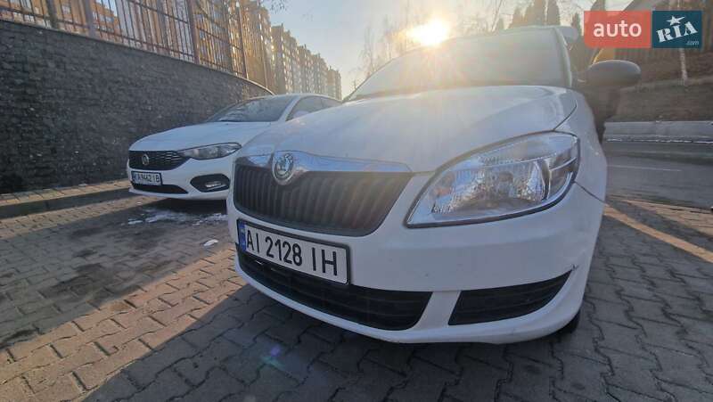 Хетчбек Skoda Fabia 2012 в 