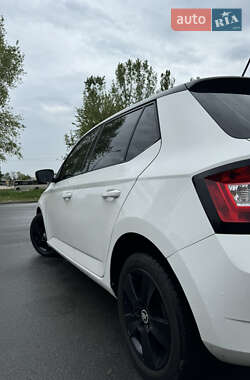 Хэтчбек Skoda Fabia 2015 в 