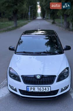 Хетчбек Skoda Fabia 2012 в Чернівцях