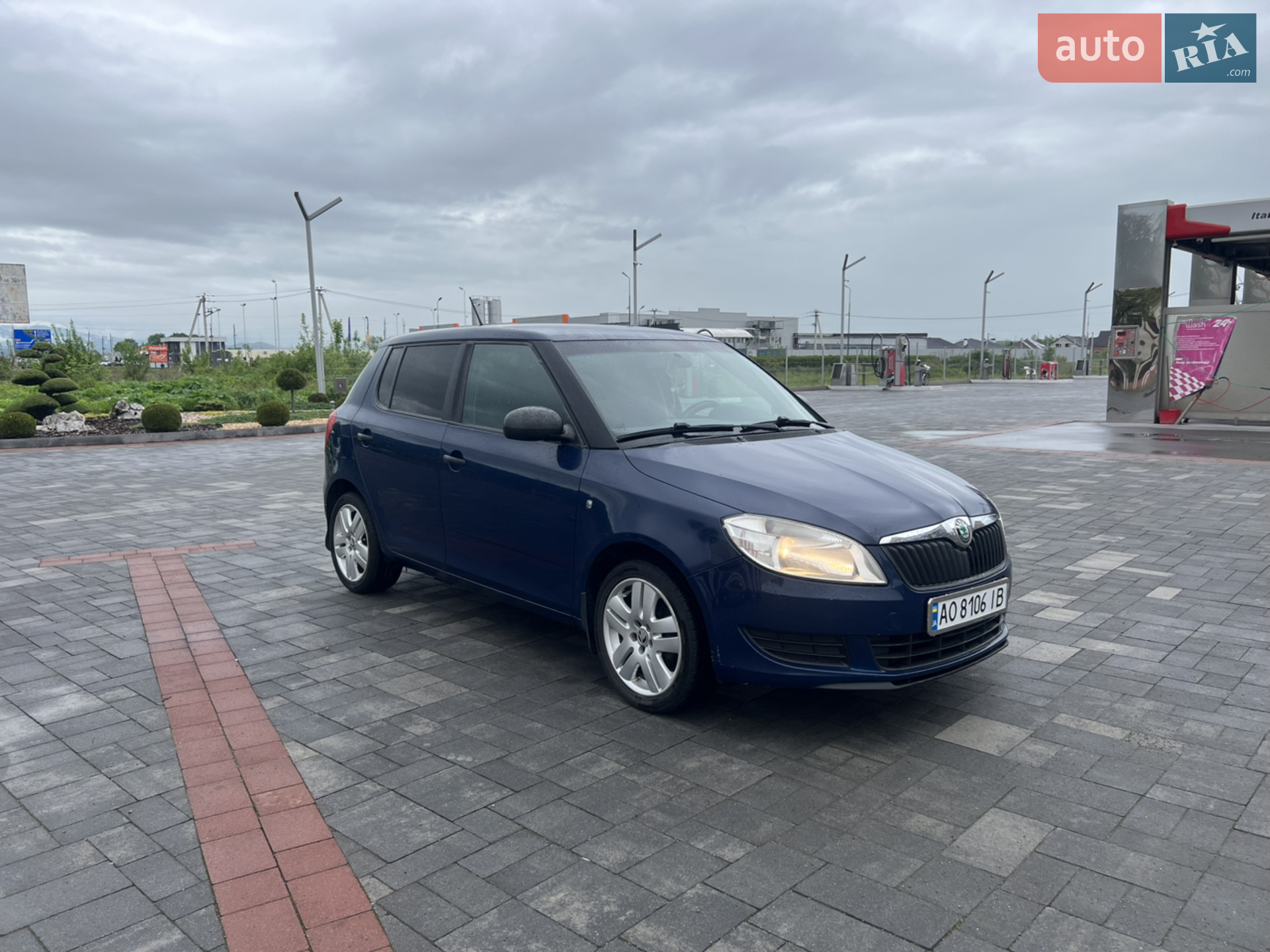 2011 Skoda Fabia - мініатюра 2