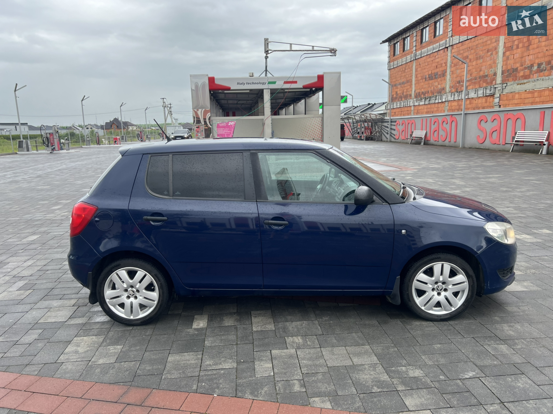 2011 Skoda Fabia - мініатюра 10