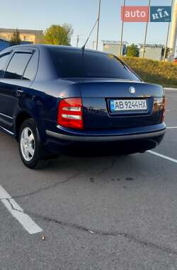 Седан Skoda Fabia 2002 в 
