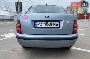 Седан Skoda Fabia 2002 в 