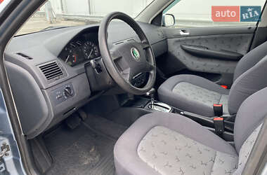 Седан Skoda Fabia 2002 в 