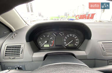 Седан Skoda Fabia 2002 в 