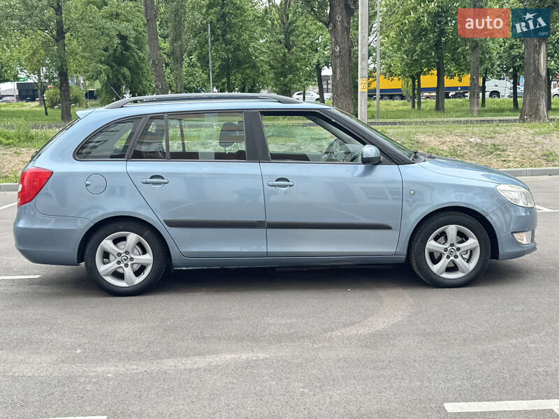 Універсал Skoda Fabia 2010 в Києві