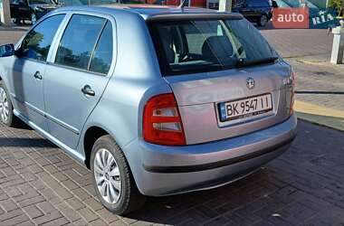 Хетчбек Skoda Fabia 2002 в 