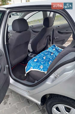 Хэтчбек Skoda Fabia 2002 в 