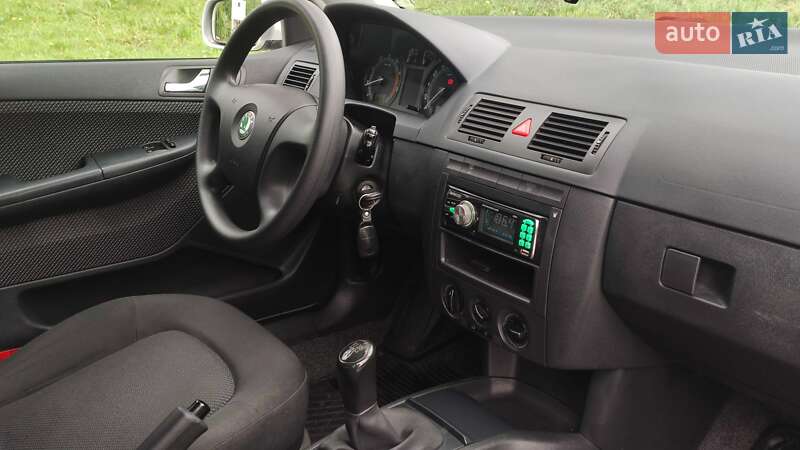 Хетчбек Skoda Fabia 2006 в Дрогобичі