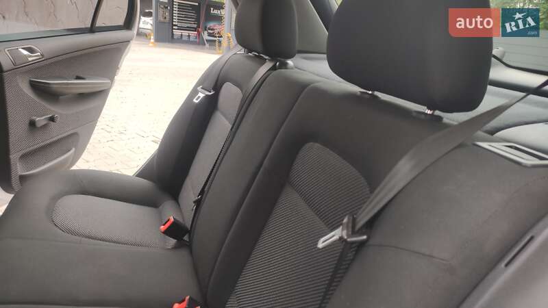 Хетчбек Skoda Fabia 2006 в Дрогобичі