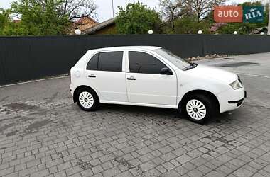 Хетчбек Skoda Fabia 2002 в 