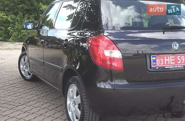 Хетчбек Skoda Fabia 2009 в 