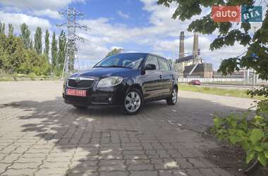 Хетчбек Skoda Fabia 2009 в 