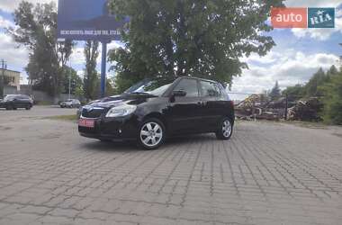 Хетчбек Skoda Fabia 2009 в 