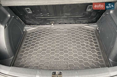 Хетчбек Skoda Fabia 2011 в 