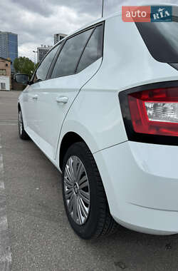 Хетчбек Skoda Fabia 2015 в 