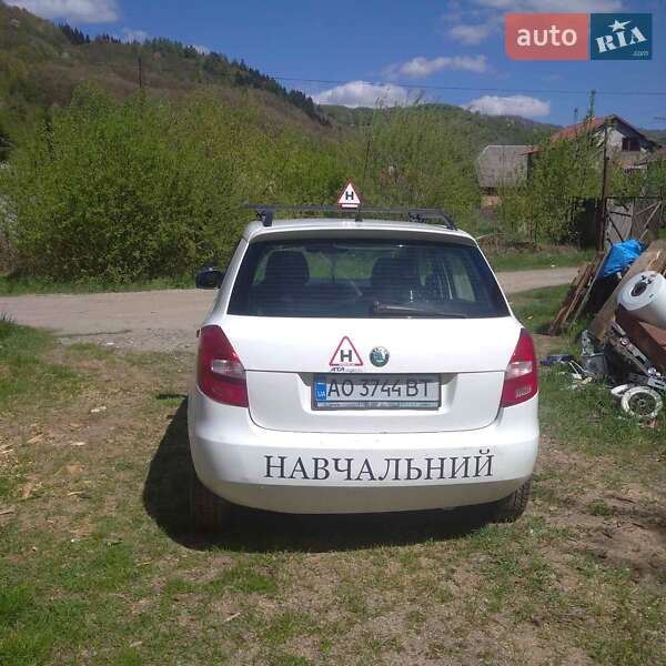 Хэтчбек Skoda Fabia 2011 в Рахове