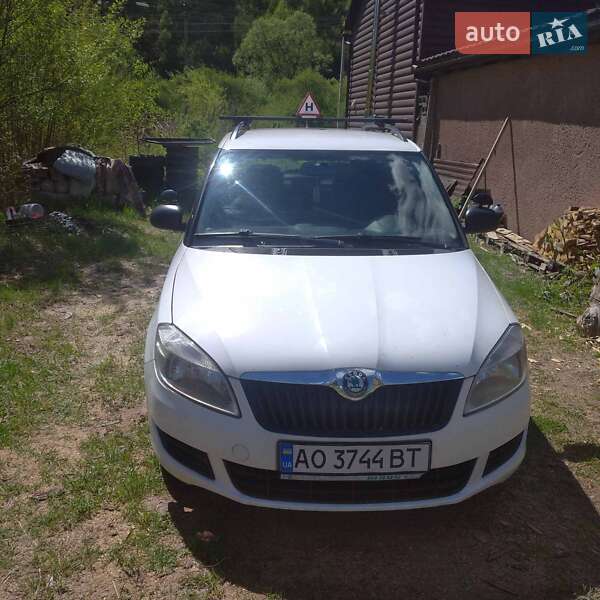 Хэтчбек Skoda Fabia 2011 в Рахове