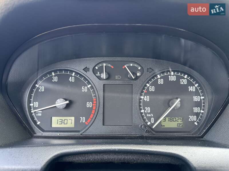 Хэтчбек Skoda Fabia 2002 в Киеве