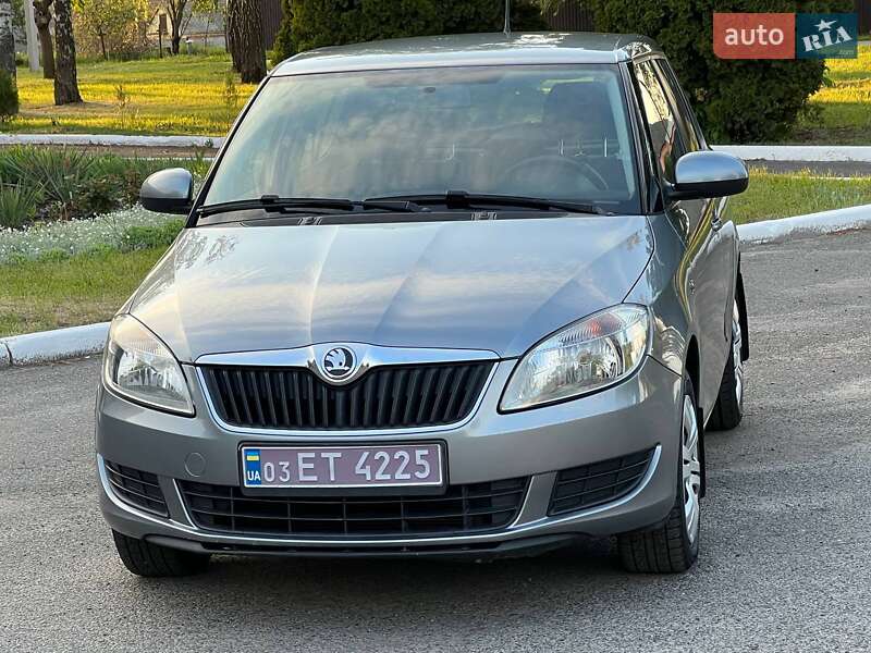 Хэтчбек Skoda Fabia 2014 в Лубнах