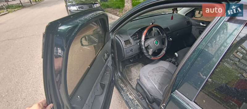 Седан Skoda Fabia 2003 в Одесі