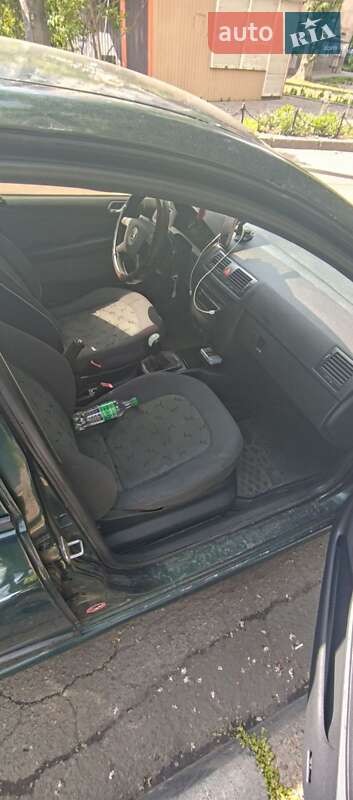 Седан Skoda Fabia 2003 в Одесі