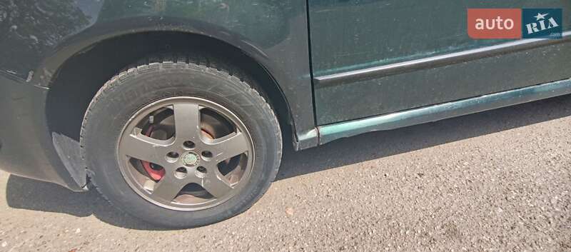 Седан Skoda Fabia 2003 в Одесі