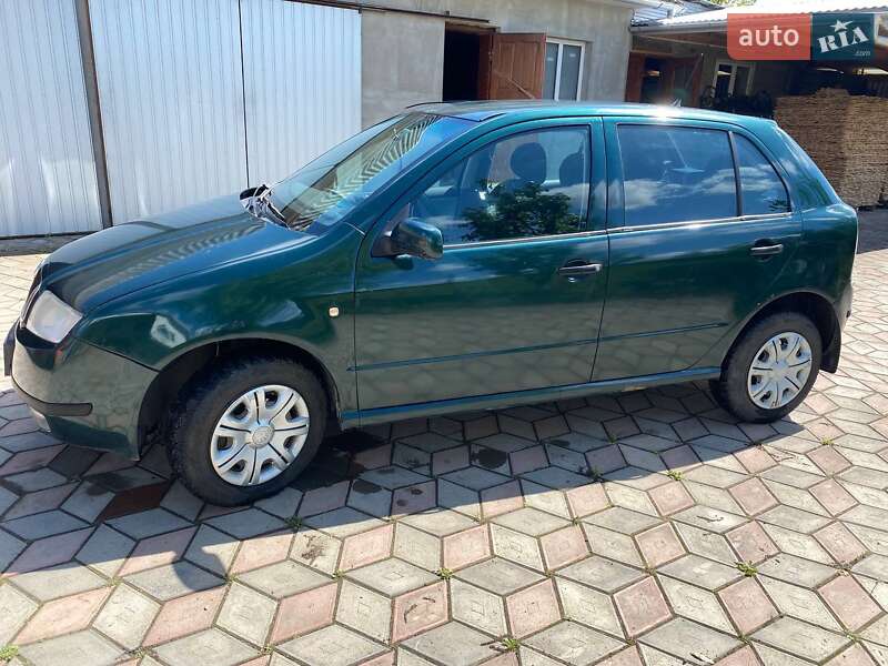 Хэтчбек Skoda Fabia 2001 в Черновцах