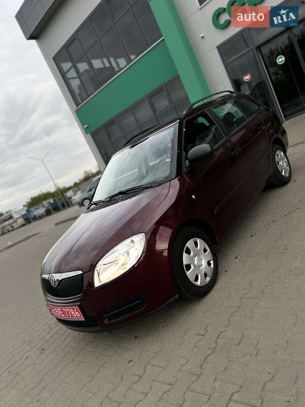 Універсал Skoda Fabia 2010 в Нововолинську