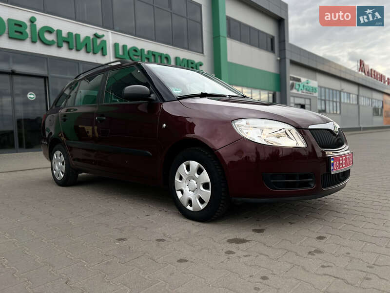 Універсал Skoda Fabia 2010 в Нововолинську