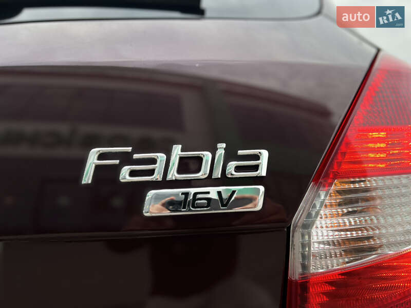 Універсал Skoda Fabia 2010 в Нововолинську