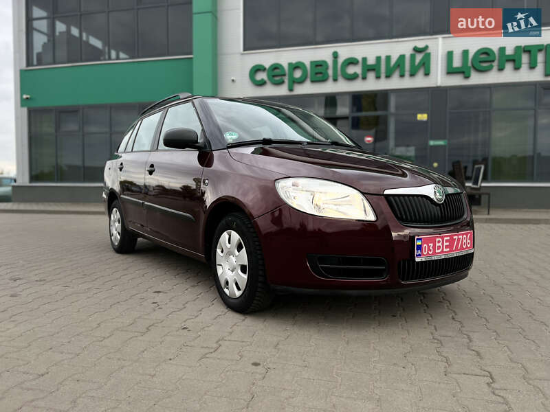Універсал Skoda Fabia 2010 в Нововолинську
