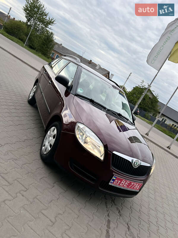 Універсал Skoda Fabia 2010 в Нововолинську