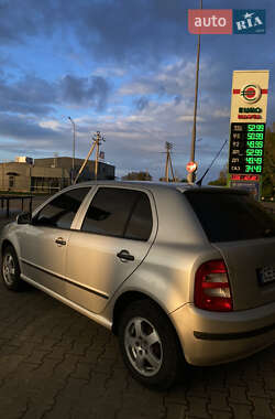 Хетчбек Skoda Fabia 2004 в 