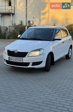 Хетчбек Skoda Fabia 2011 в 