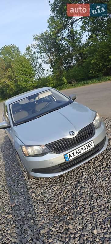 Хэтчбек Skoda Fabia 2015 в Киеве